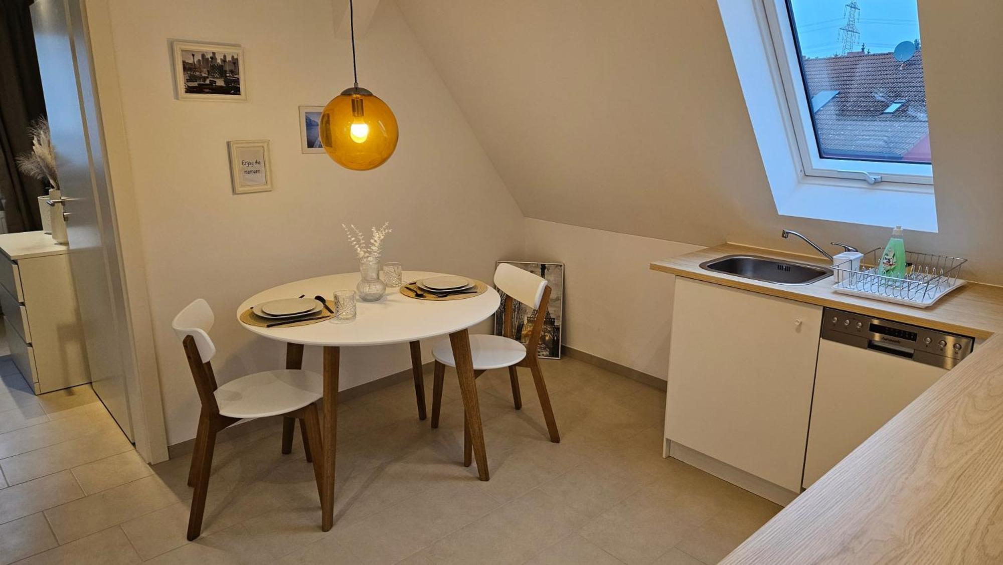 Ferienwohnung As 5 One & Two Bamberg - Modern In Ruhiger Lager Mit Balkon Халщат Екстериор снимка