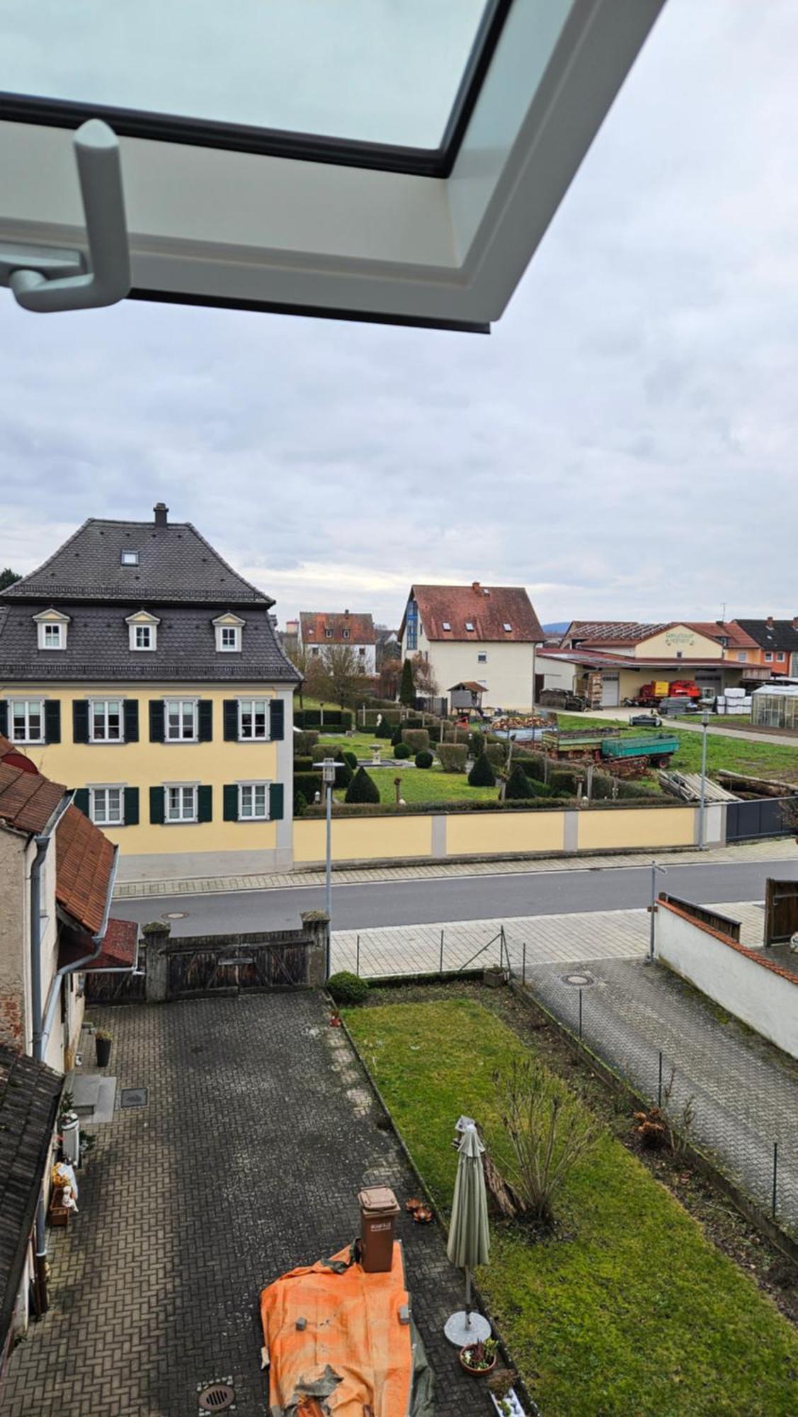 Ferienwohnung As 5 One & Two Bamberg - Modern In Ruhiger Lager Mit Balkon Халщат Екстериор снимка