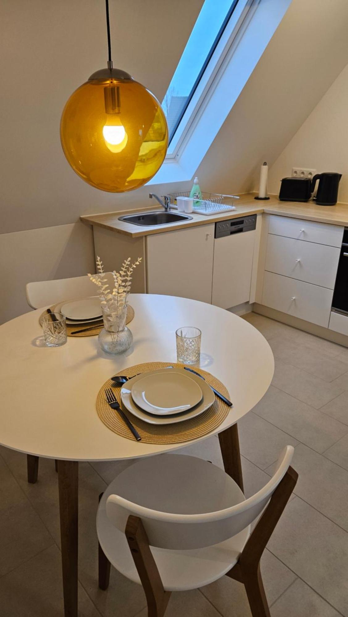 Ferienwohnung As 5 One & Two Bamberg - Modern In Ruhiger Lager Mit Balkon Халщат Екстериор снимка