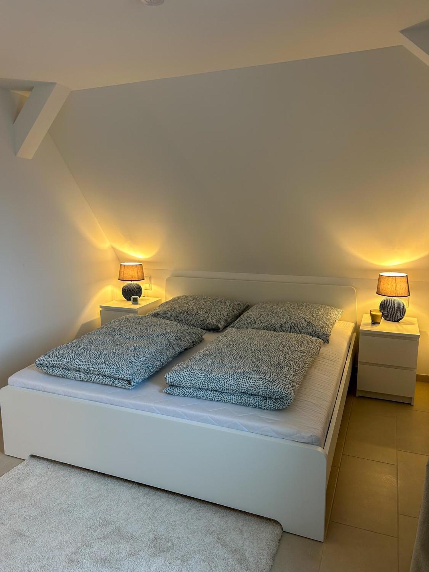 Ferienwohnung As 5 One & Two Bamberg - Modern In Ruhiger Lager Mit Balkon Халщат Екстериор снимка